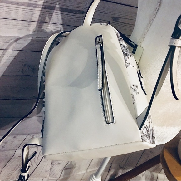 NWT Fiorelli Anouk Small Backpack Mono Botanical - Picture 7 of 7